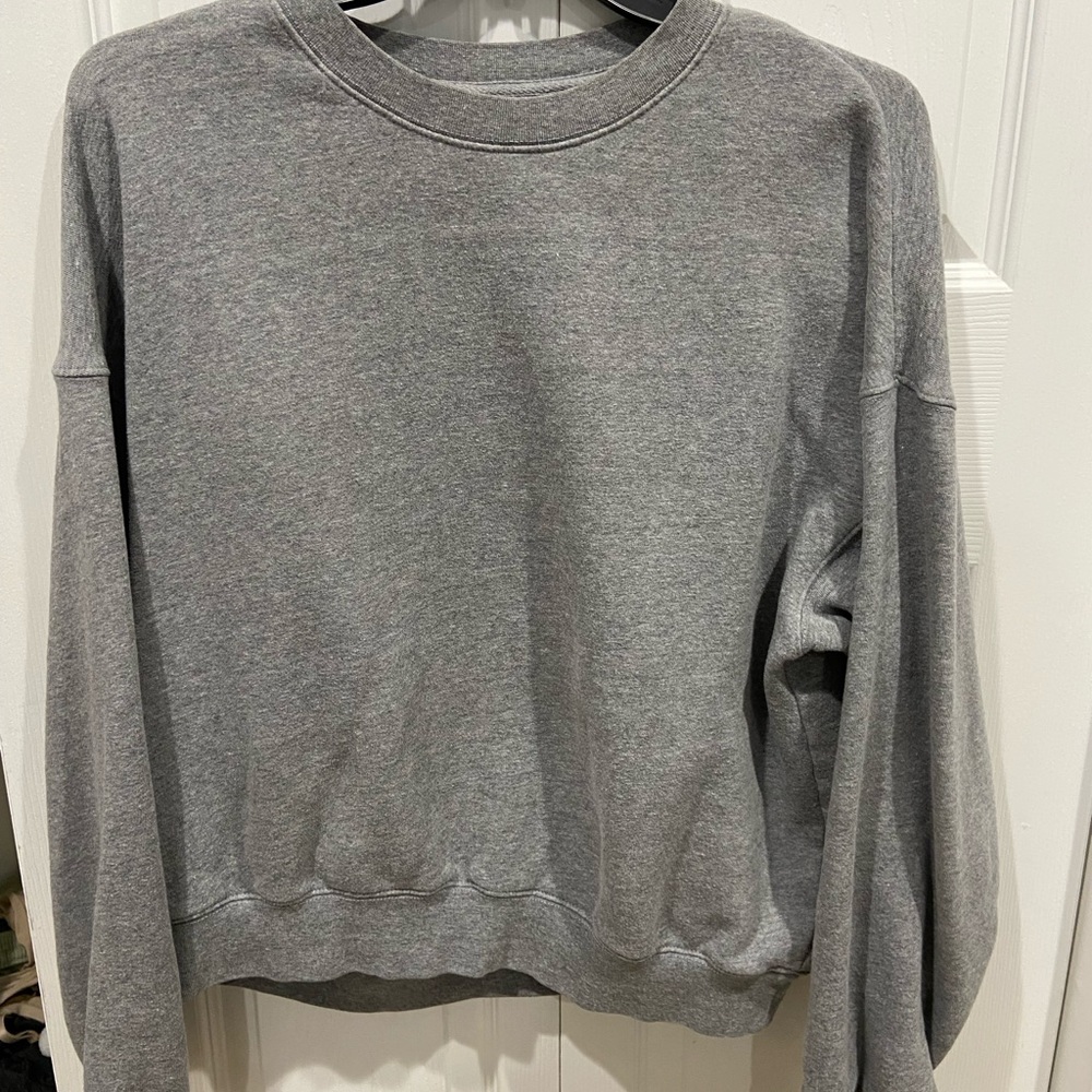Essentials Sweater, on great condition, size small